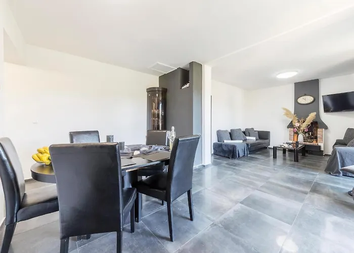 Διαμέρισμα Cozy In With Wifi *