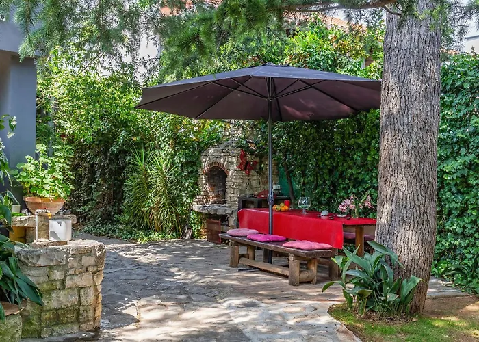 Cozy In With Wifi Appartement Pula
