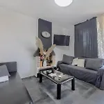Gorgeous Apartment In Pula Pula
