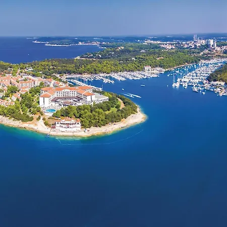 Gorgeous Apartment In Pula Apartment