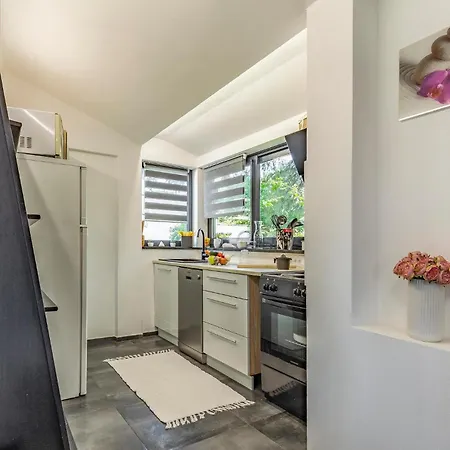 Апартаменты Gorgeous Apartment In Pula *