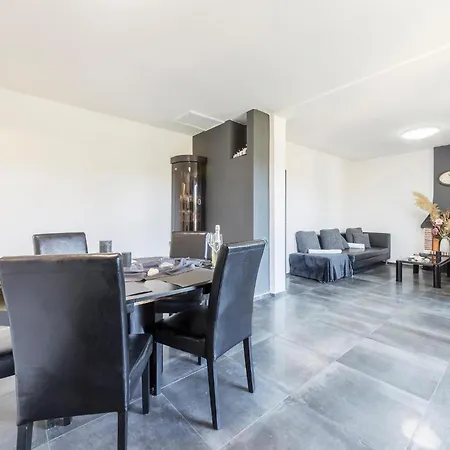 Апартаменты Gorgeous Apartment In Pula *