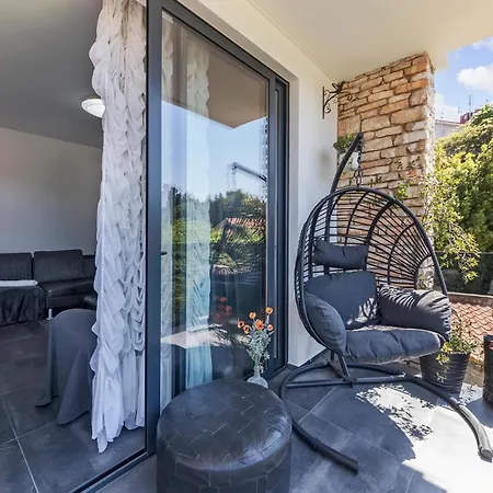 Апартаменты Gorgeous Apartment In Pula Пула