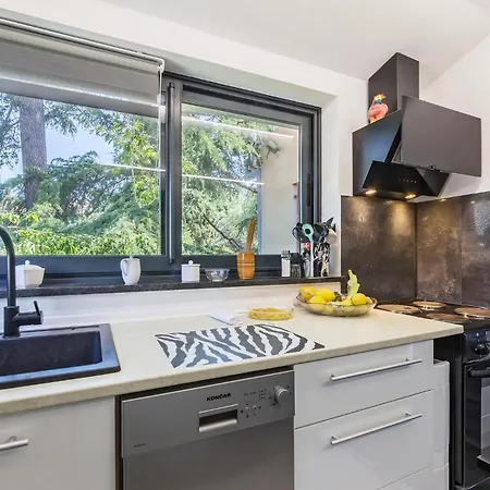 Gorgeous Apartment In Pula