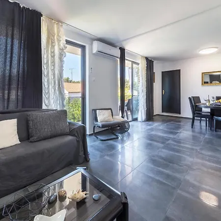 Апартаменты Gorgeous Apartment In Pula *