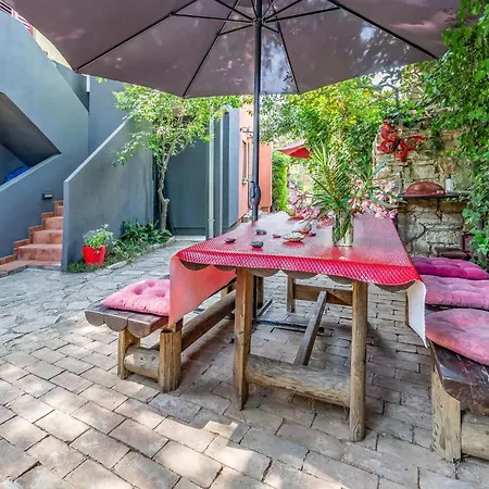 Gorgeous Apartment In Pula
